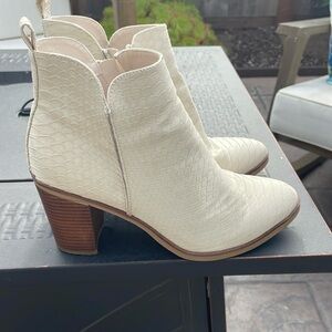 Size 9 white booties